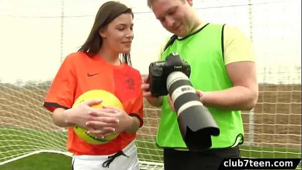 Nové Teen female footballer fucks photographer nové filmy