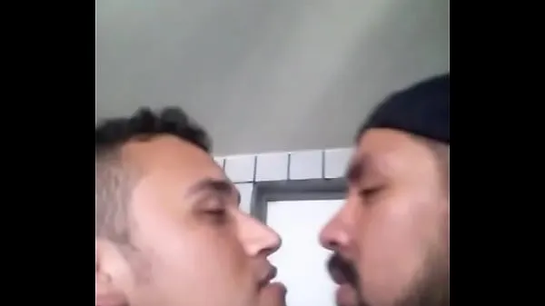 homem hetero casado se deixa beijar novos filmes