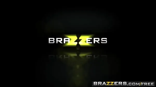 Свежие Brazzers - большие мокрые попки - (Candice Dare, Michael Vegas, Toni Ribasновые фильмы