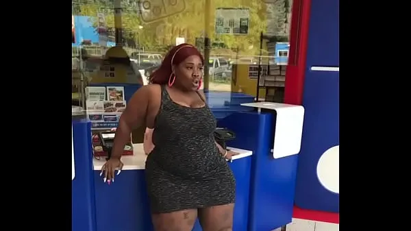 Fresh Spice shaking that big ass on the counter at dominoes new Movies