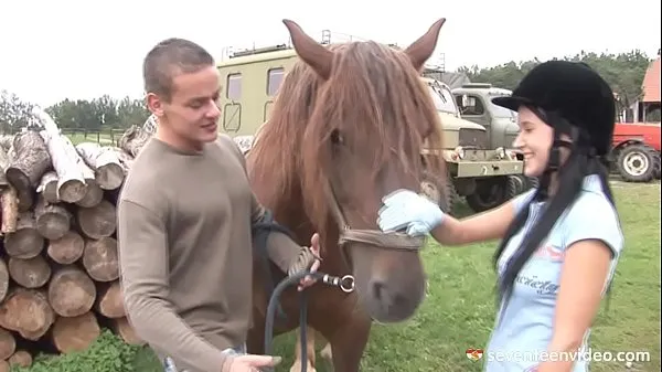 Angelica se folla a su instructor de equitaciónpelículas nuevas frescas