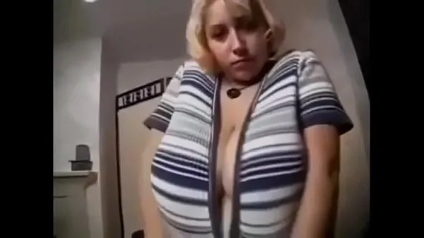 Nové Busty amateur jiggling and oiling her tits :P nové filmy