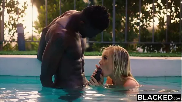 Nouveaux BLACKED: Hot Blonde baise secrètement le copain de sa coloc nouveaux films