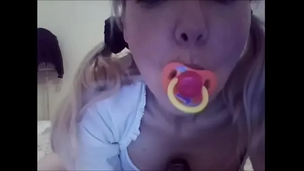 Friske Chantal, you're too grown up for a pacifier and diaper nye film