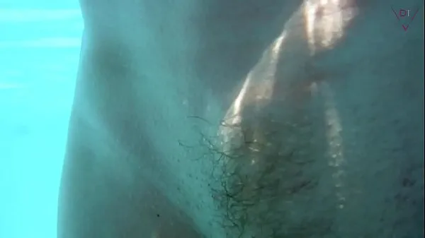 Frische Am Pool gefickt und Unterwasser weiter gevögelt neue Filme