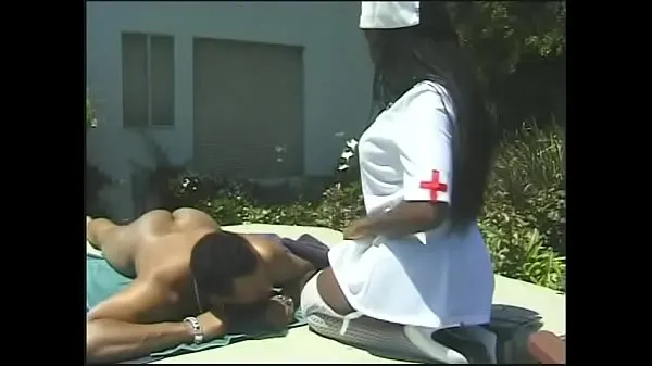 Tuoreet Busty nubian nurse in white stocking and shoes tends to her work uutta elokuvaa