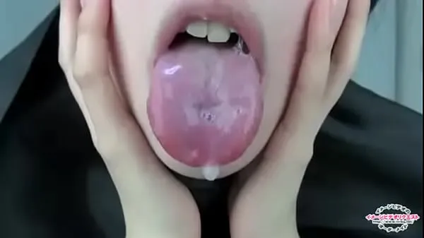 Saliva-covered tongue novos filmes