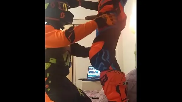 Färska gay motocross blowjob nya filmer