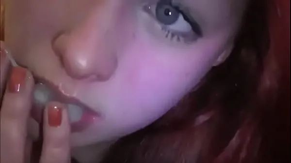 新鲜的 Married redhead playing with cum in her mouth 新影片