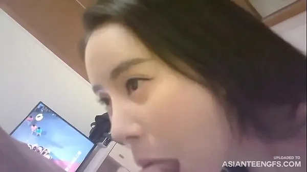 新鮮なセクシーな衣装を着た小さな中国のGFが犯される新しい映画