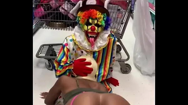 Nové Clown gets dick sucked in party city nové filmy