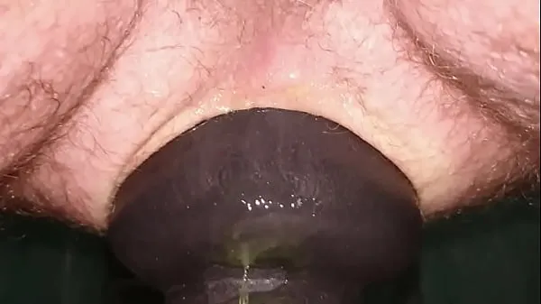 Färska Huge 11cm wide Butt Plug sliding in my Ass on Toilet Seat up close nya filmer