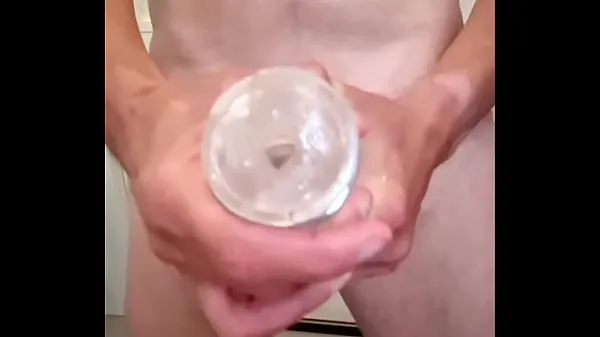 Nouveaux Fleshlight orgasme dans la salle de bain nouveaux films