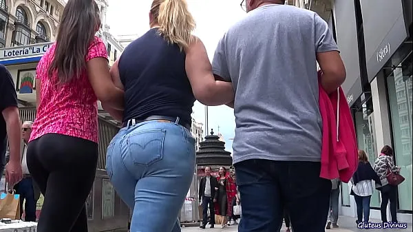 Friske street candid ass hidden camera pawg matures in jeans nye film