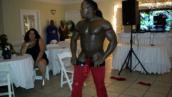 Nové Jamaican Stripper Has Surprise for MILFS nové filmy