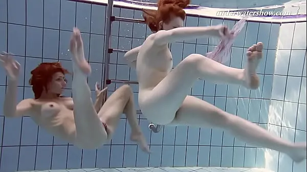 Sveži Russian swimmers in a public swimming pool novi filmi