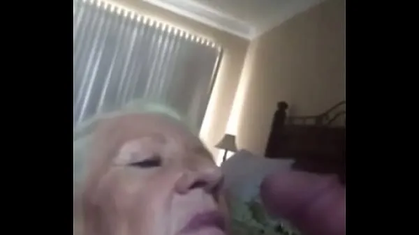 Abuelita toma el jugopelículas nuevas frescas