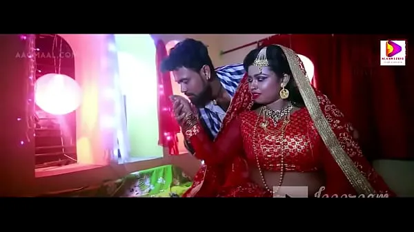 Nuovi Moglie sexy del cortometraggio indiano appena sposata scopata in sari rossofilm nuovi