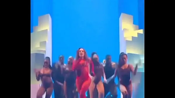 أحدث Anitta wiggling her tail at the VMAs أفلام جديدة