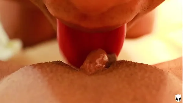 Nuovi Close up Pussy Eating Grande leccata di clitoride fino all'orgasmo POV Khalessi 69film nuovi