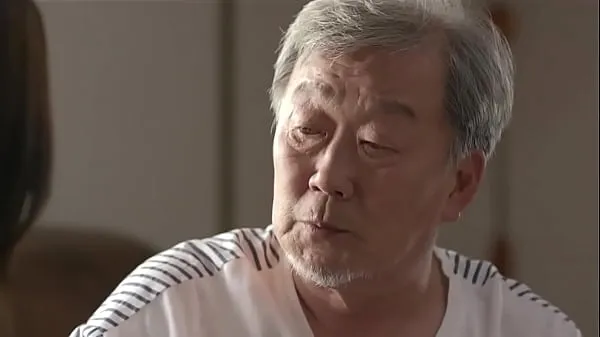 新鲜的 Old man fucks cute girl Korean movie 新影片