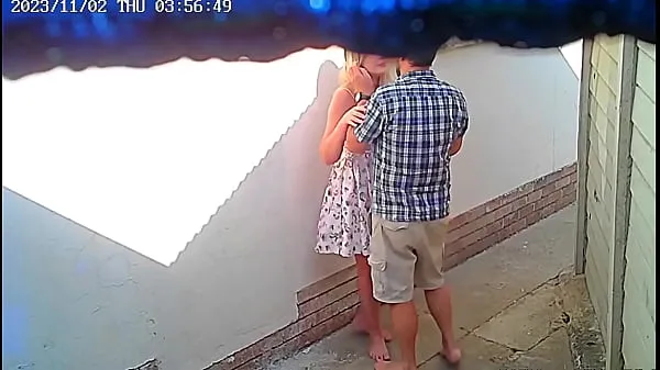최신 Cctv camera caught couple fucking outside public restaurant개의 새 영화