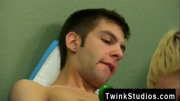 Свежие Twink movie Chris Jett needs a bit of sugar to get his energy backновые фильмы